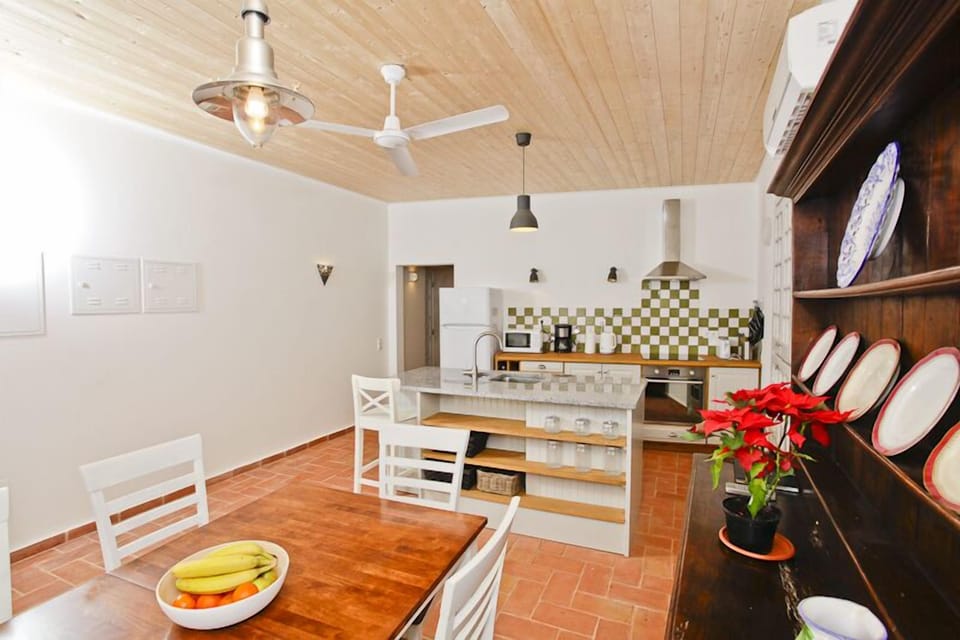 Kitchen Dining room