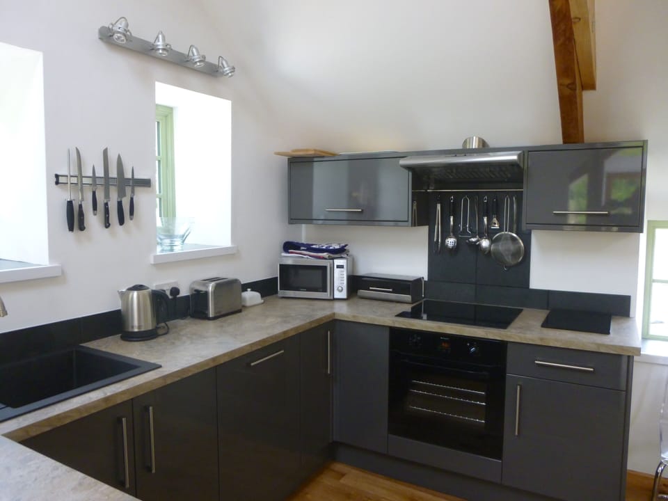 A fully equipped kitchen lets you make the most of superb local produce