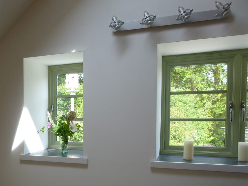 Light fills the space from three sides and above