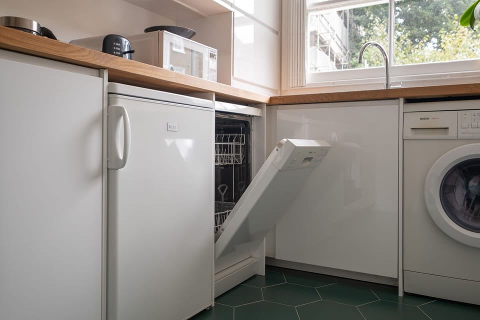 dishwasher, fridge, washing machine