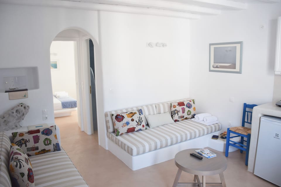 Living room to bedroom