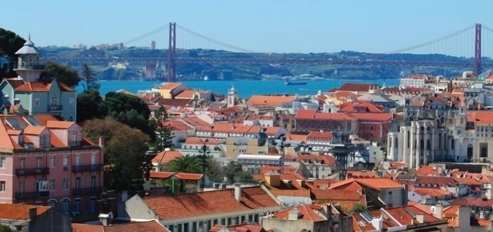 Miradouro da Graça - It is about 10 km from the apartment.