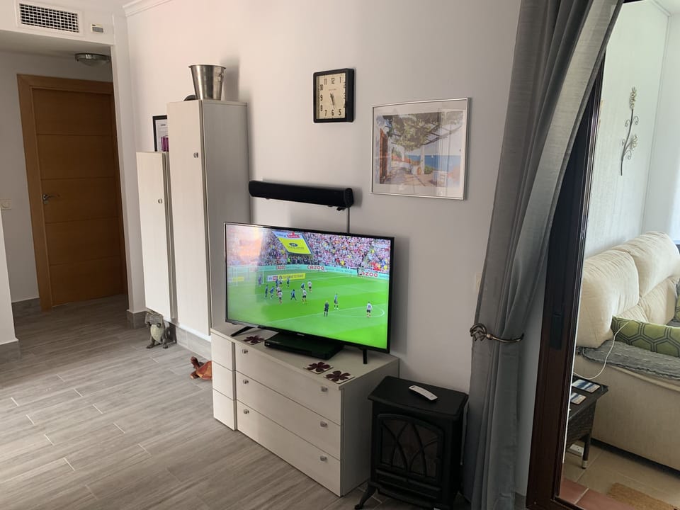 TV with multi language channels with sport etc on tap! 