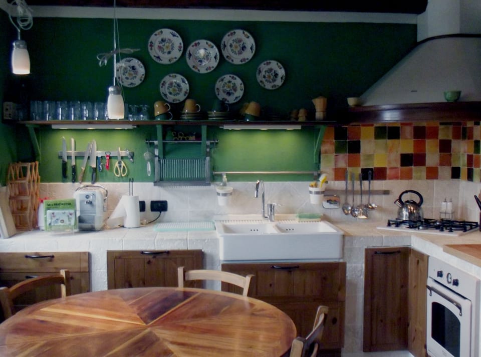 fully equipped kitchen