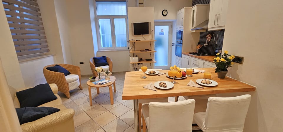 Living / dining area