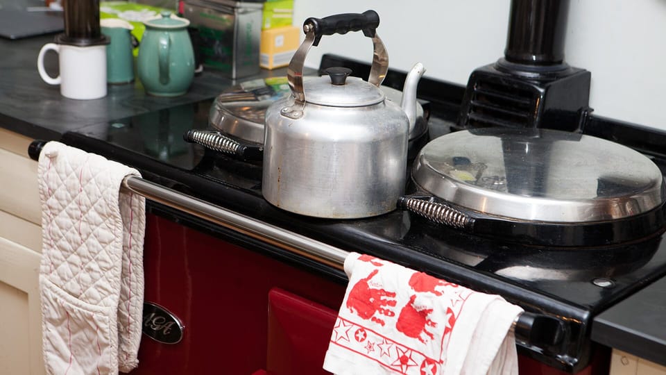Cosy Aga fir cooking and drying clothes