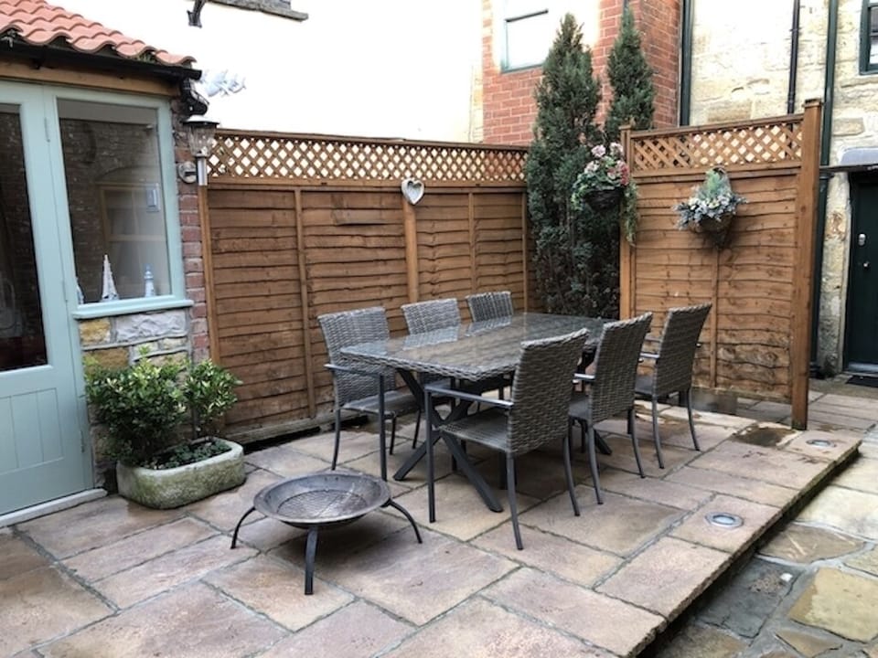 Private Court Yard Area