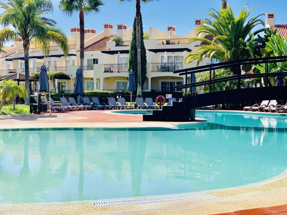 Phase1 pool, plastic glasses provided in the apartment,ice guard July/August
