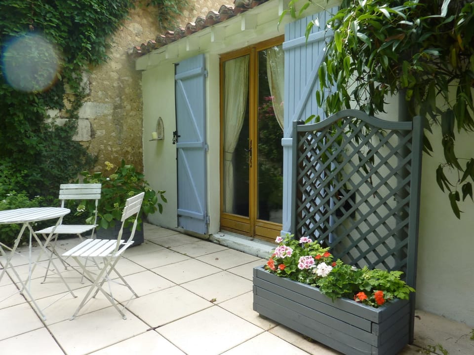ground floor bedroom terrace