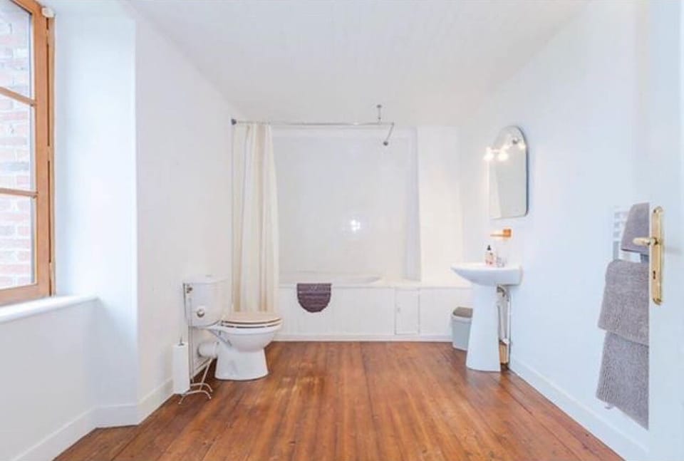 family bathroom on the first floor