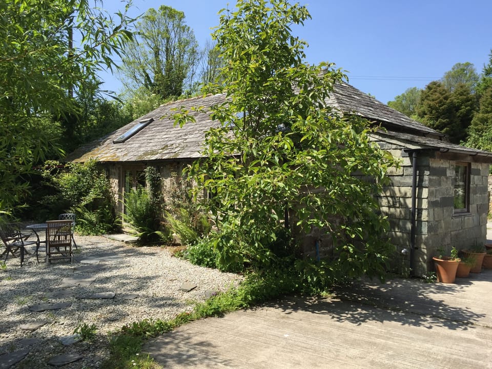 Little Barn and courtyard area