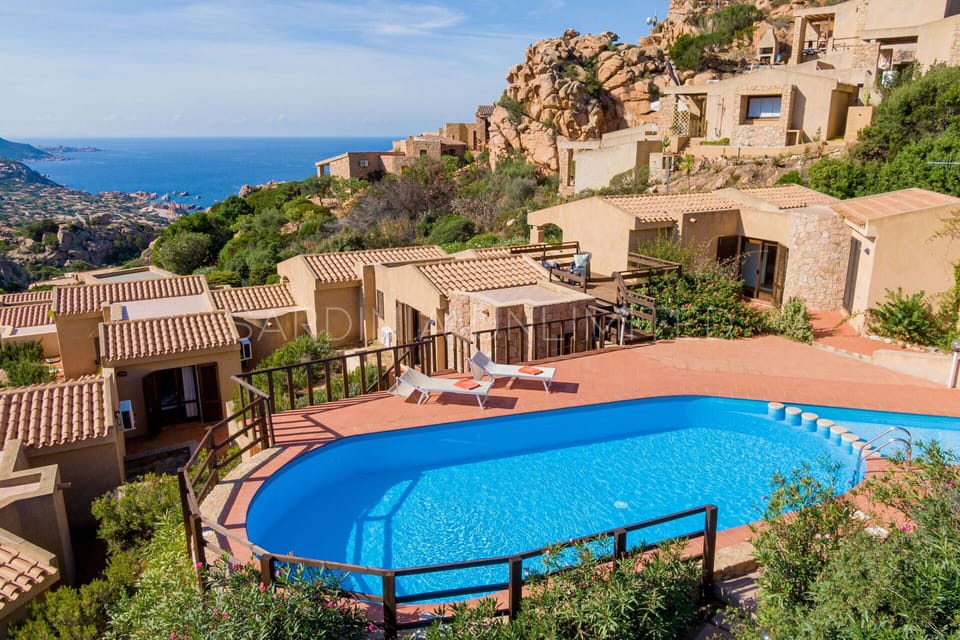 Balcony / Terrace / Patio, Building Exterior, Outdoor, Pool