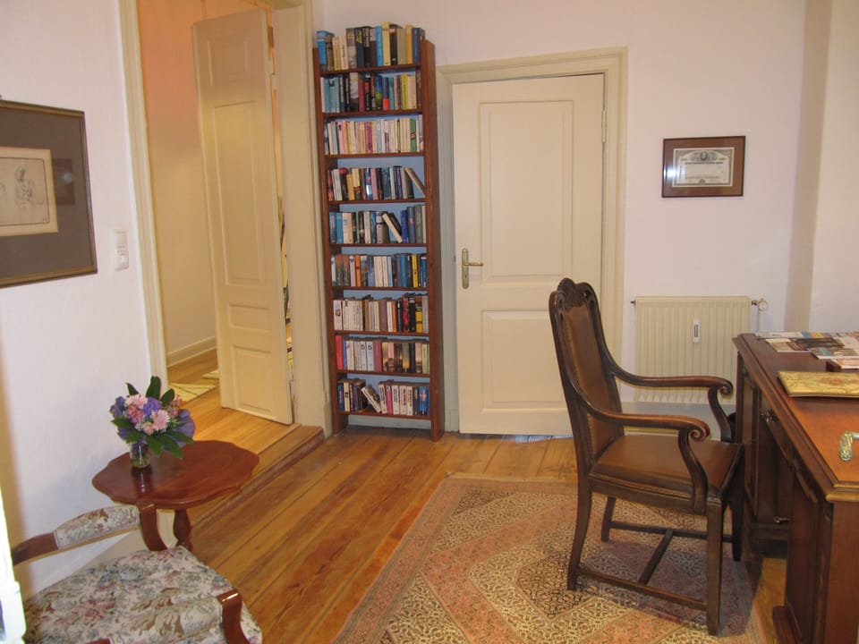 Work room with internet (WLAN)