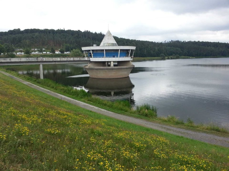Hiking, swimming and experiencing nature at Lake Twistesee House in Hesse