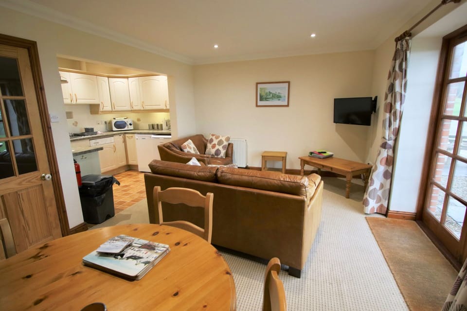 Lounge / Dinning area showing Kitchen area as well