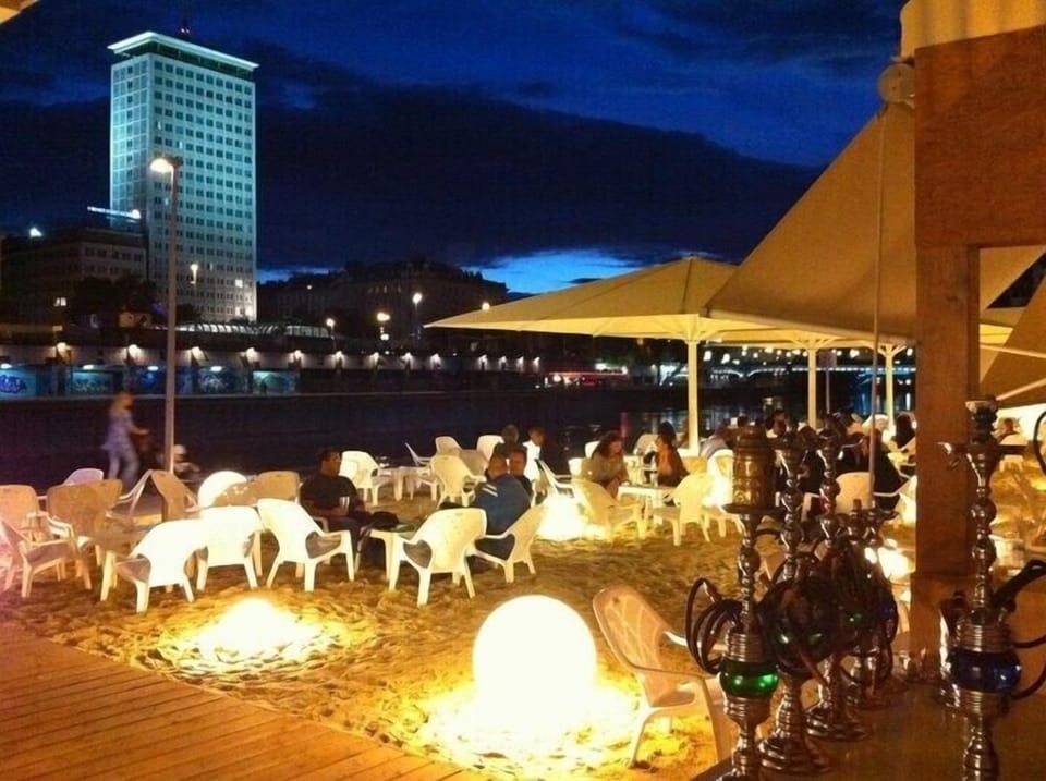 Beachbar at the Danube Canal