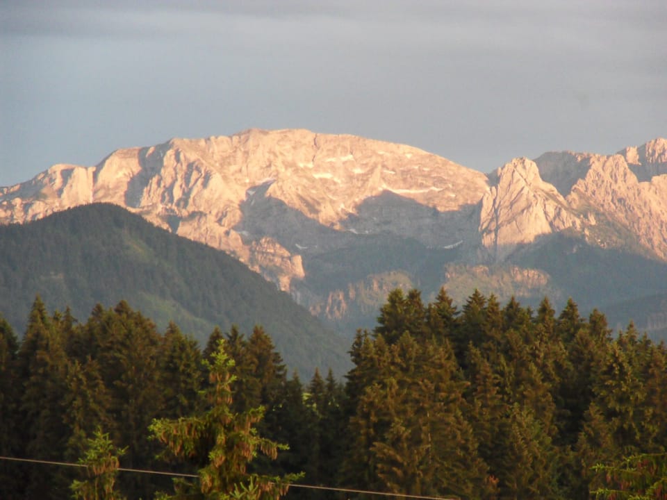 Hochplatte mountain rangewith Geiselstein-Schatten