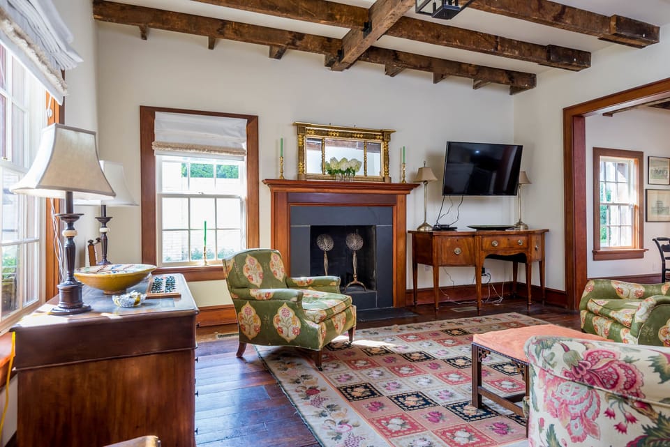 Entrance to Living Room with Fireplace and Plasma TV
