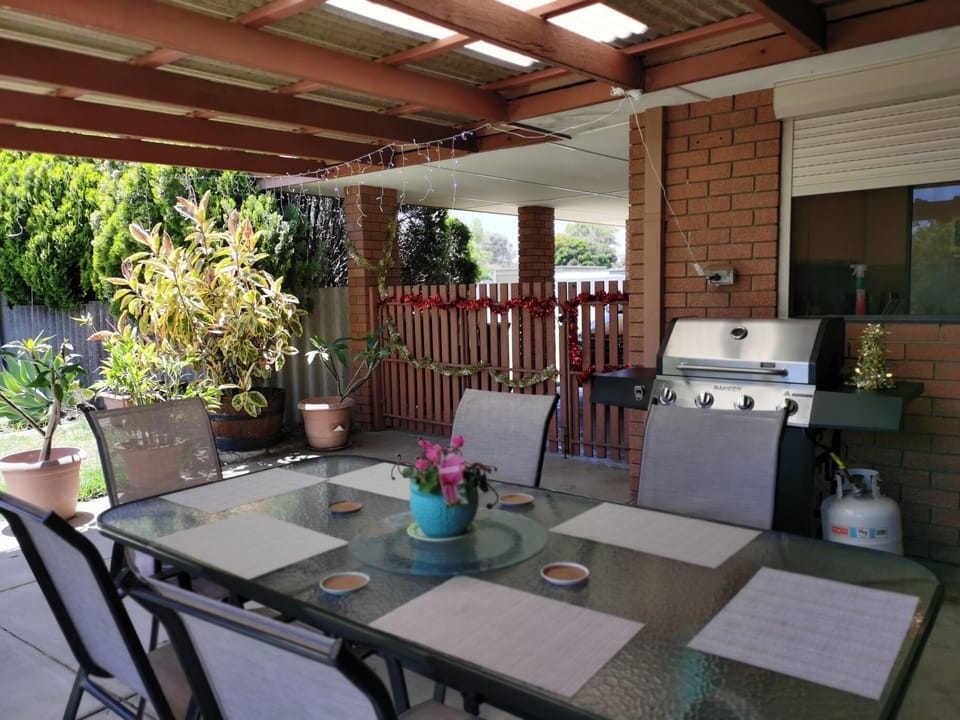 BBQ & Sit a while