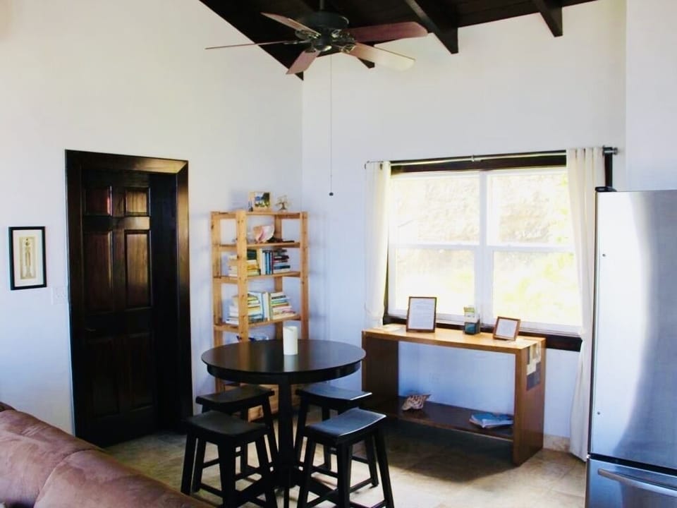 Small indoor dining area for 4 in King suite area 