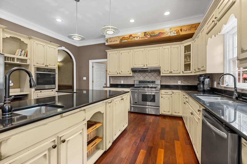 Gourmet Kitchen