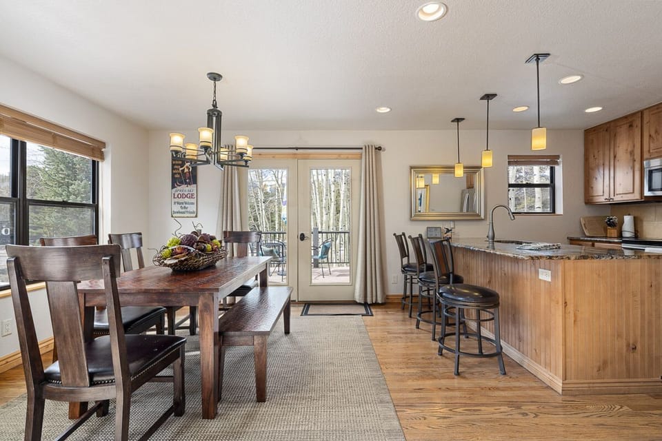 Dining Area View 7