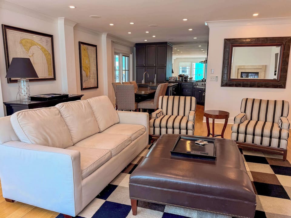 Living room into kitchen