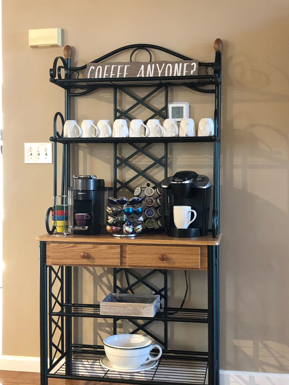 Keurig and Nespresso machine along with pods. 