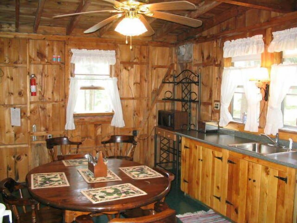 Eat-in kitchen