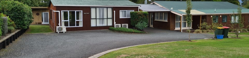 Cottage, Cabin, Sleepout locations