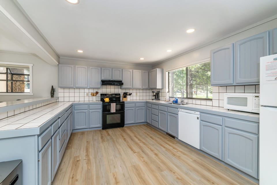 Large Kitchen Meets Our TAP Inventory List Full Of All Needed To Cook For Many