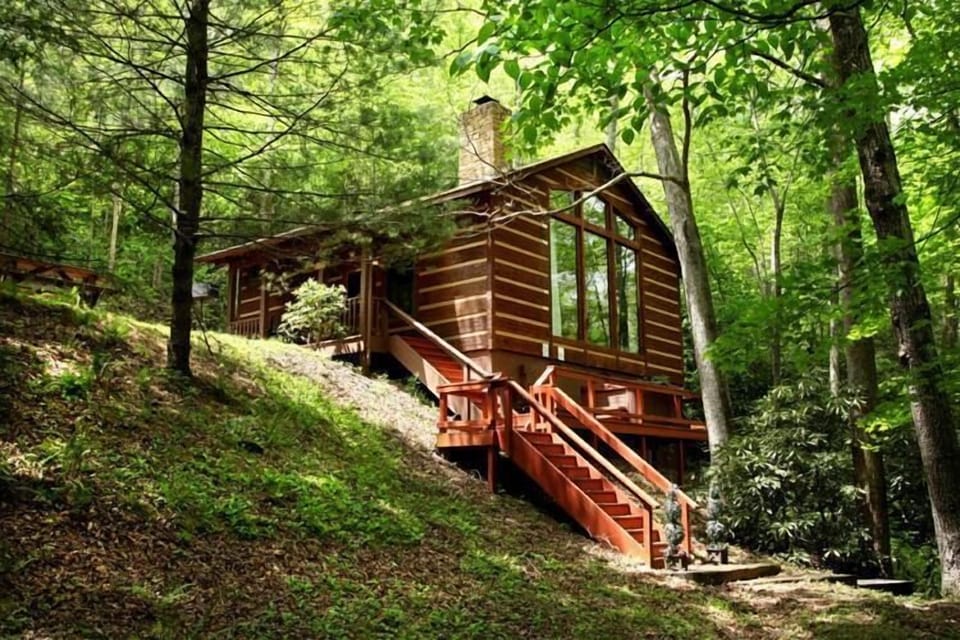 Rushing Waters Cabin- Back Entrance