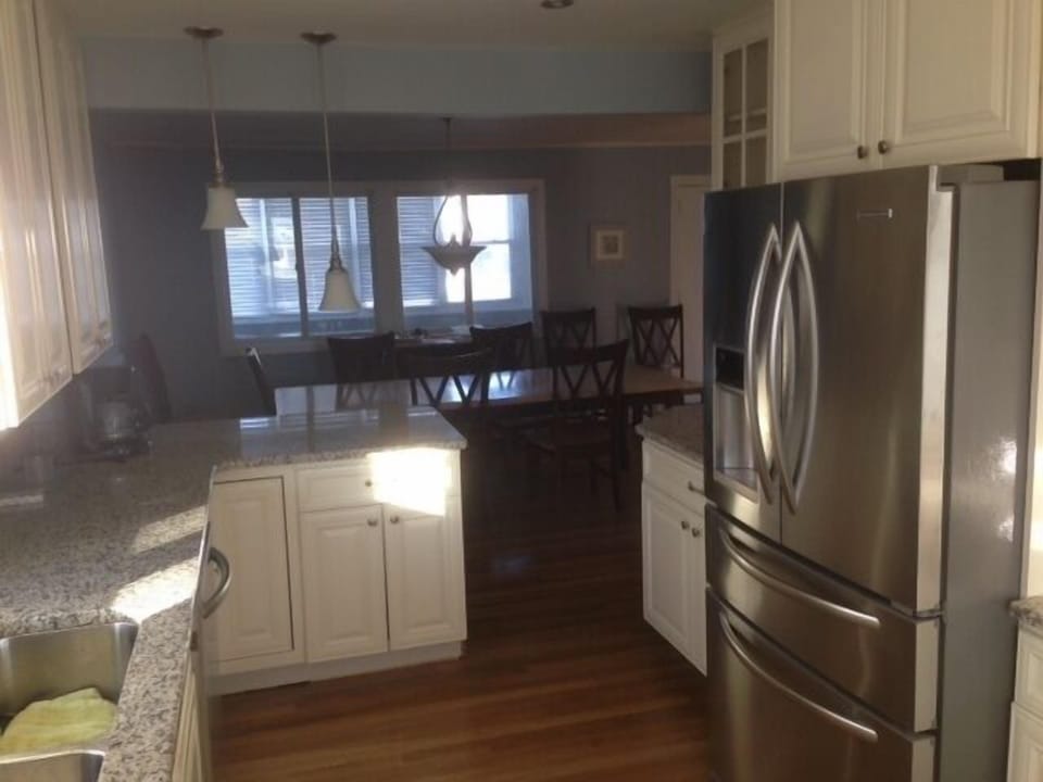 Brand New Kitchen, open floor plan, Granite countertops, Kitchen aid applinces