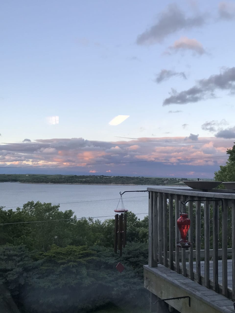 Whether you're a weather, wildlife, or sunset watcher, you'll love the lakeroom!