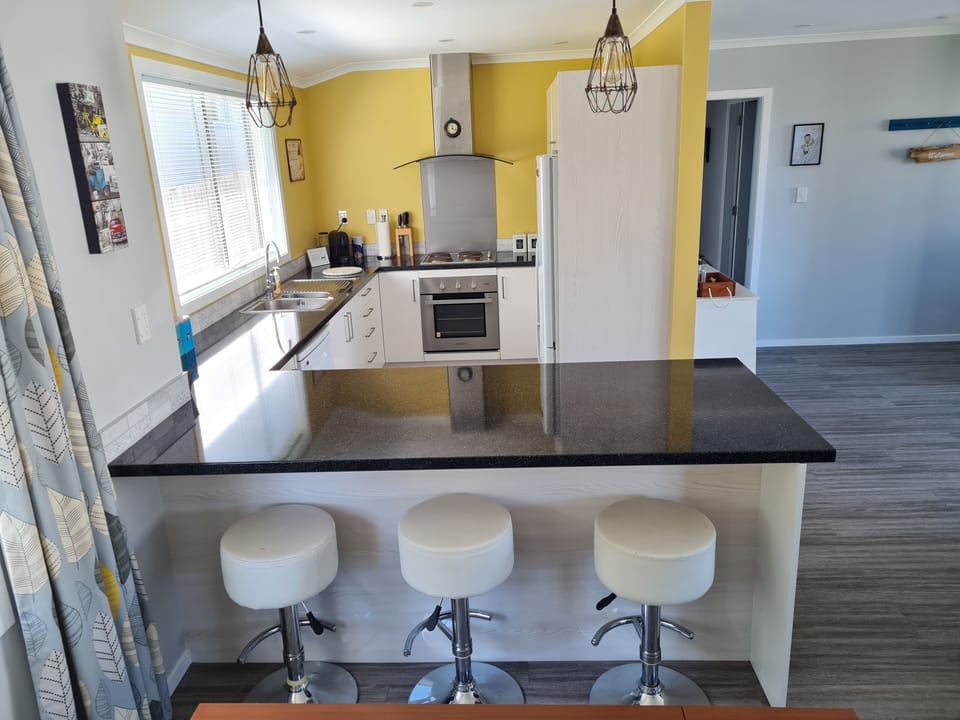 Breakfast bar