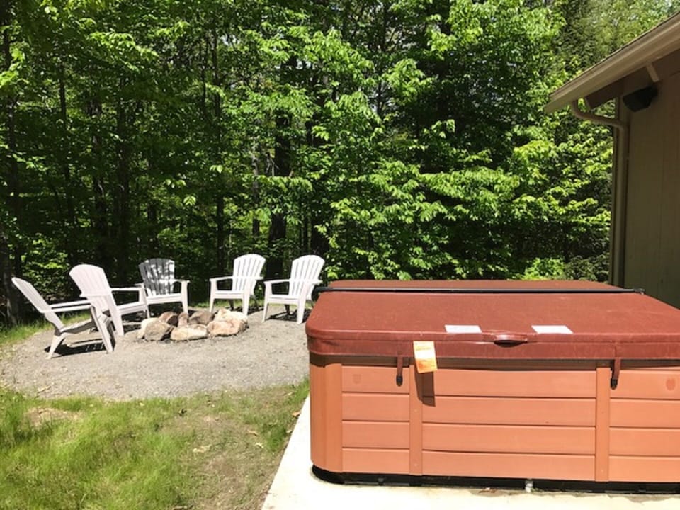 Hot Tub area with Fire pit
