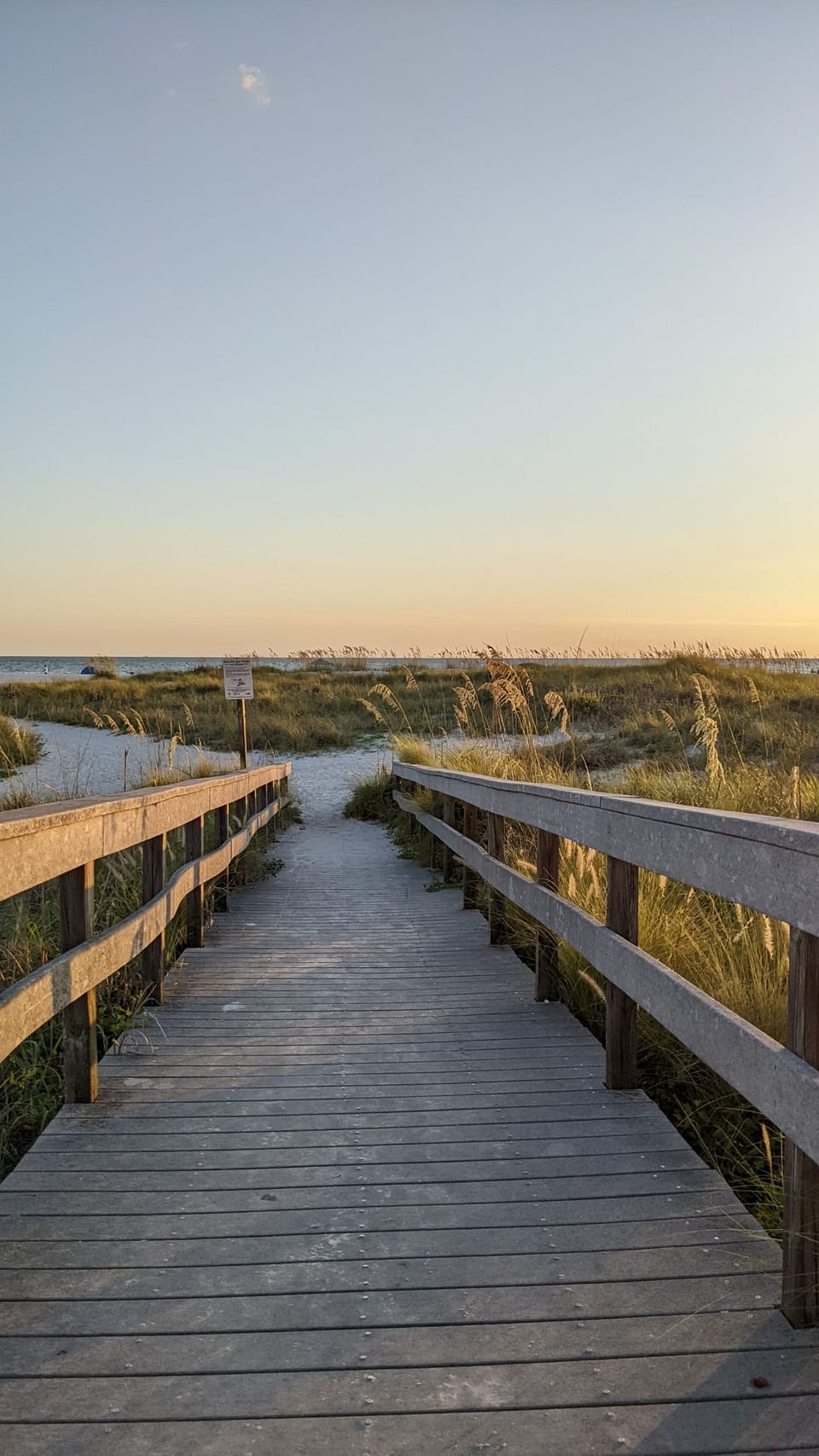 Quick walk to the beach... go right one day and go left the next.