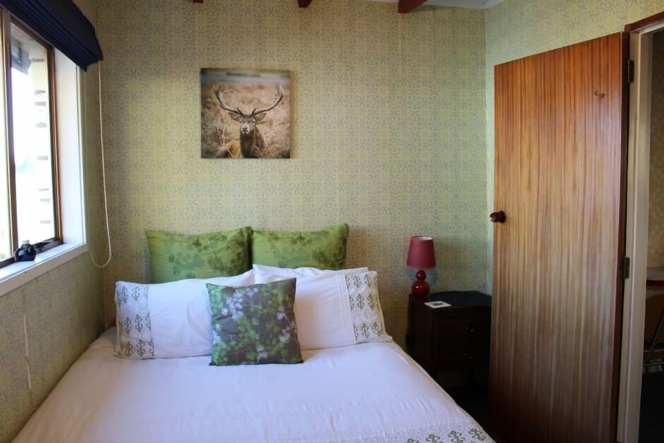 Main Queen Bedroom