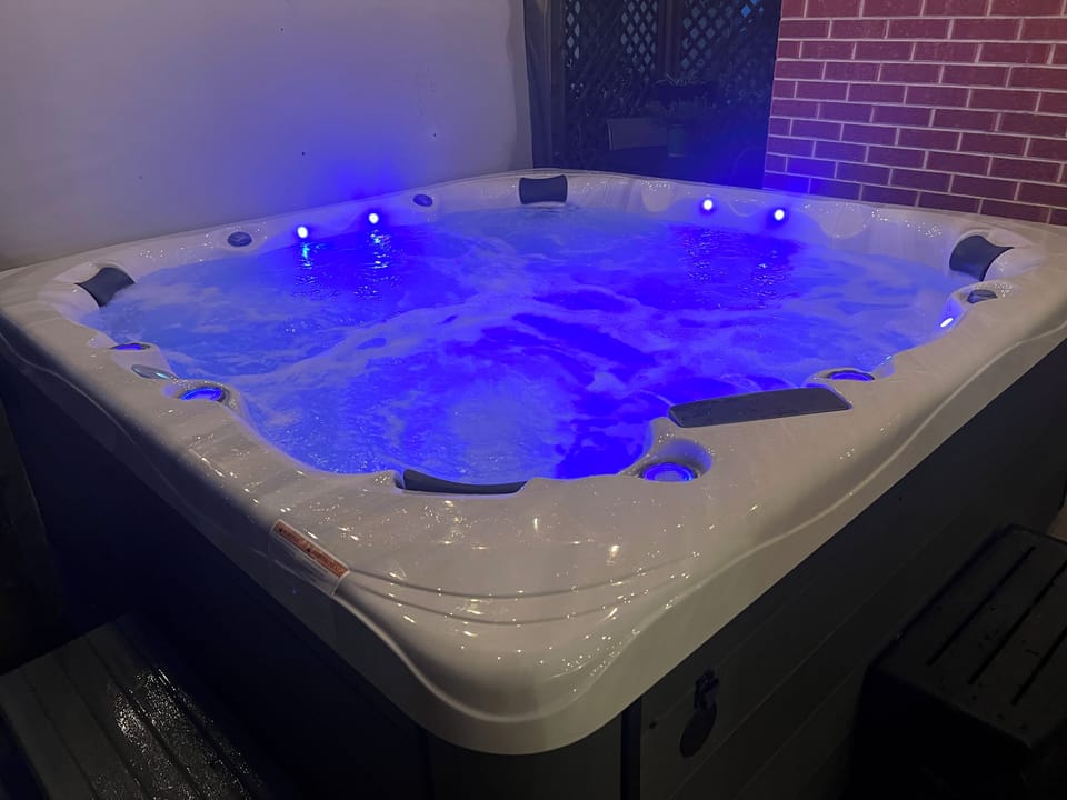 Indoor spa tub
