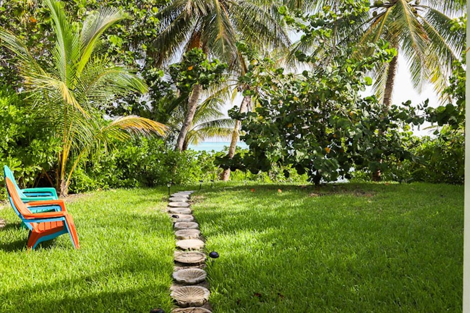 Relax and view the Beach & Ocean