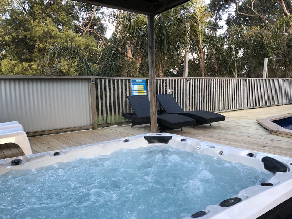 10 person covered spa