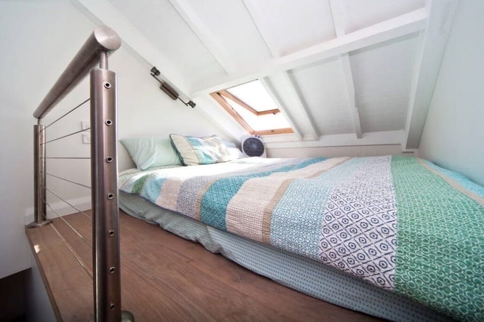 Bedroom 6 (loft double bed)