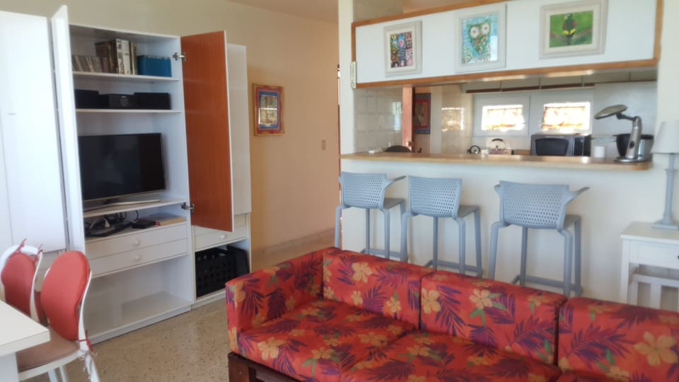 media centet, sala and kitchen