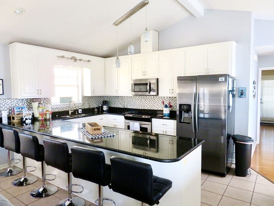 Kitchen bar