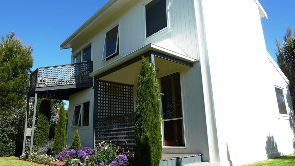 Beach Cottage Torquay, private beach house only a stroll from the beach