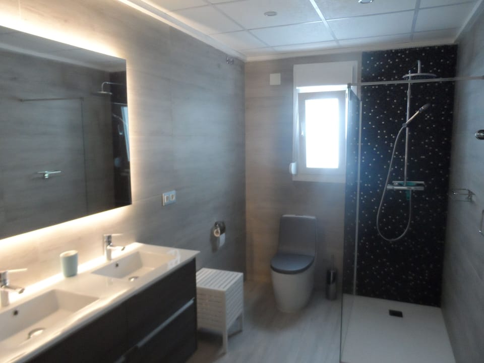 Bathroom in the basement. (there are 3 bathrooms in total)