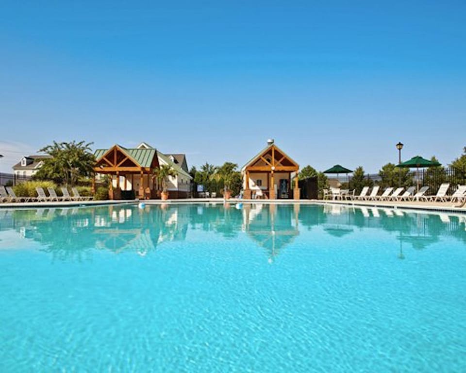 Community pool - short walk