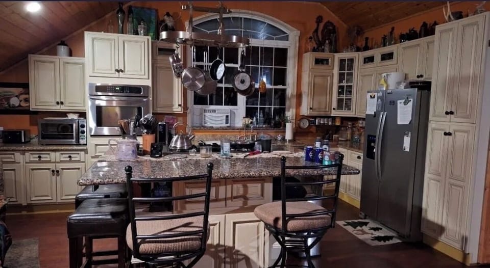Kitchen with large island