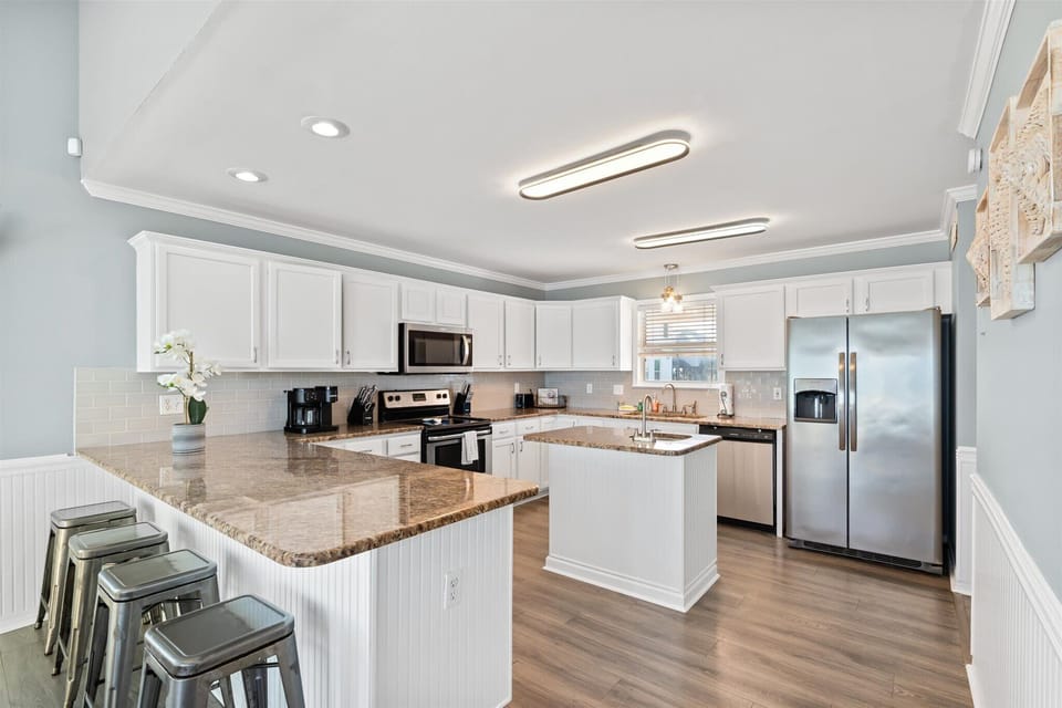 Easy Breezy Fully Equipped Kitchen