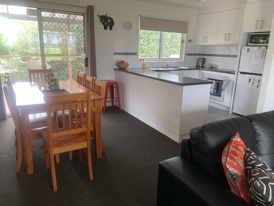 Kitchen/dining